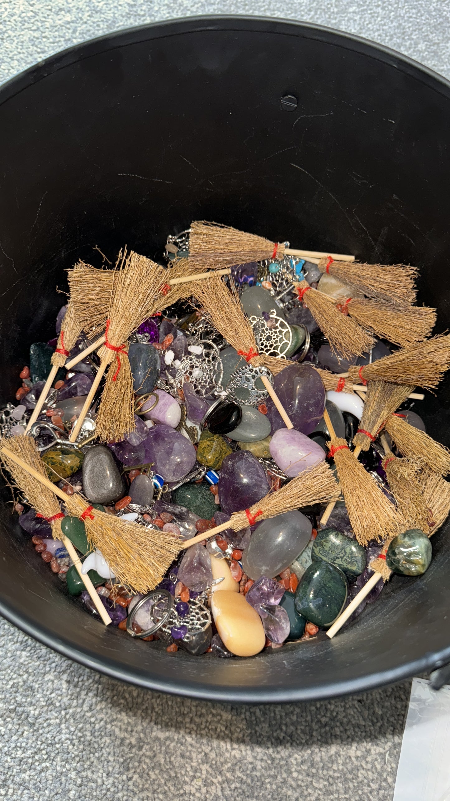 Halloween Cauldron Crystal Confetti