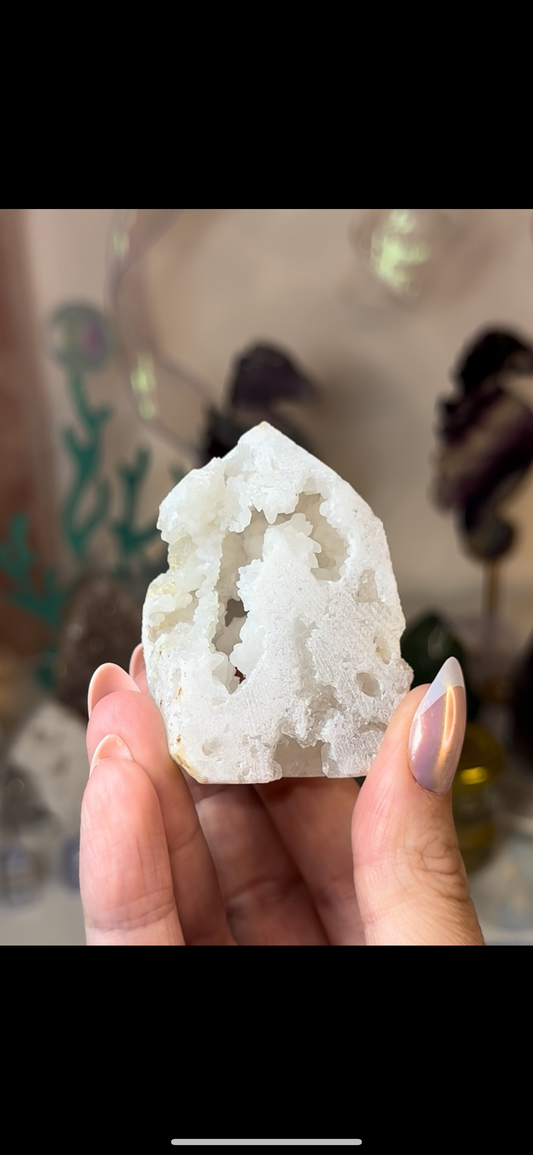 Druzy White Quartz Towers